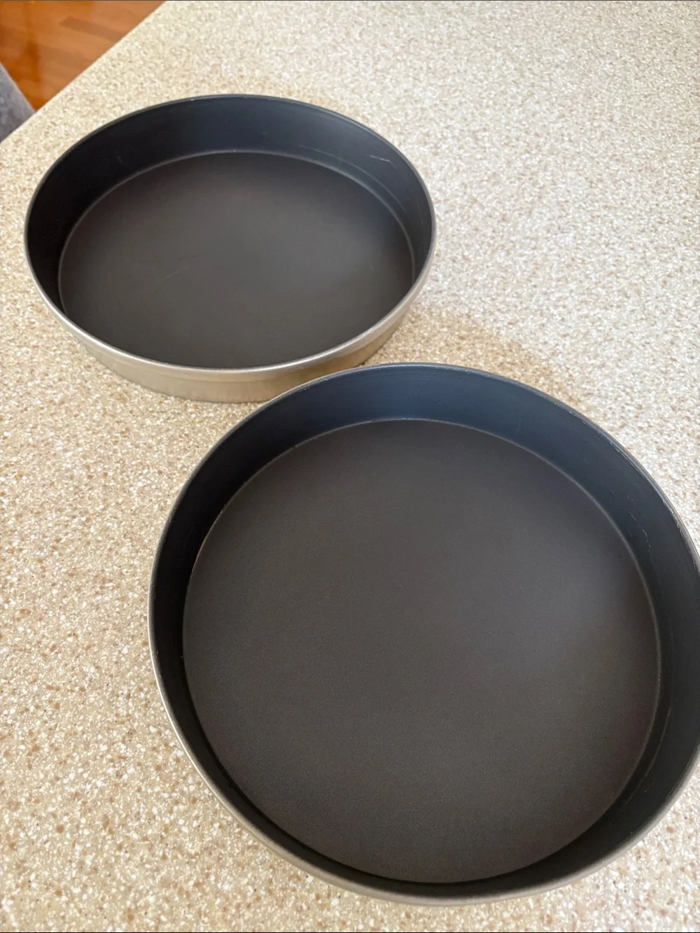 Mirro Nonstick Round  9” Cake Pans Set of 2